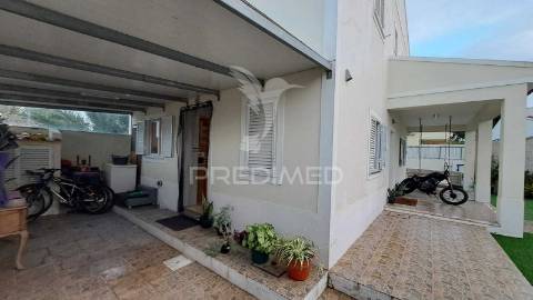 Moradia  t3 com garagem e piscina em alhos vedros