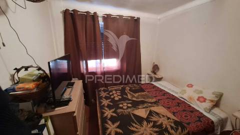 Moradia remodelada t3+2 nas arroteias, moita
