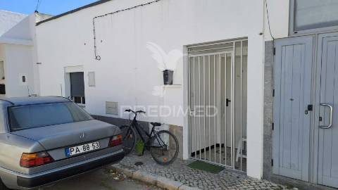 Moradia remodelada t3+2 nas arroteias, moita