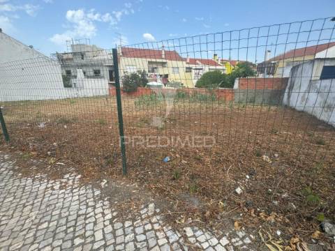 Terreno urbano com 420m2, junto aos fidalguinhos