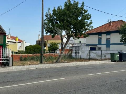 Terreno urbano com 420m2, junto aos fidalguinhos