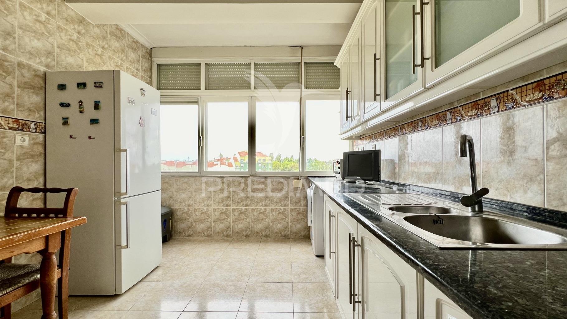 Dois t2 transformado em t5 na baixa da banheira com vista para a zona ribeirinha