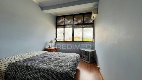 Dois t2 transformado em t5 na baixa da banheira com vista para a zona ribeirinha