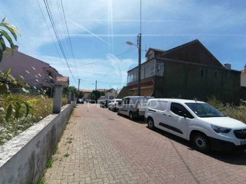 Lote de terreno urbano para construção de moradia em oeiras