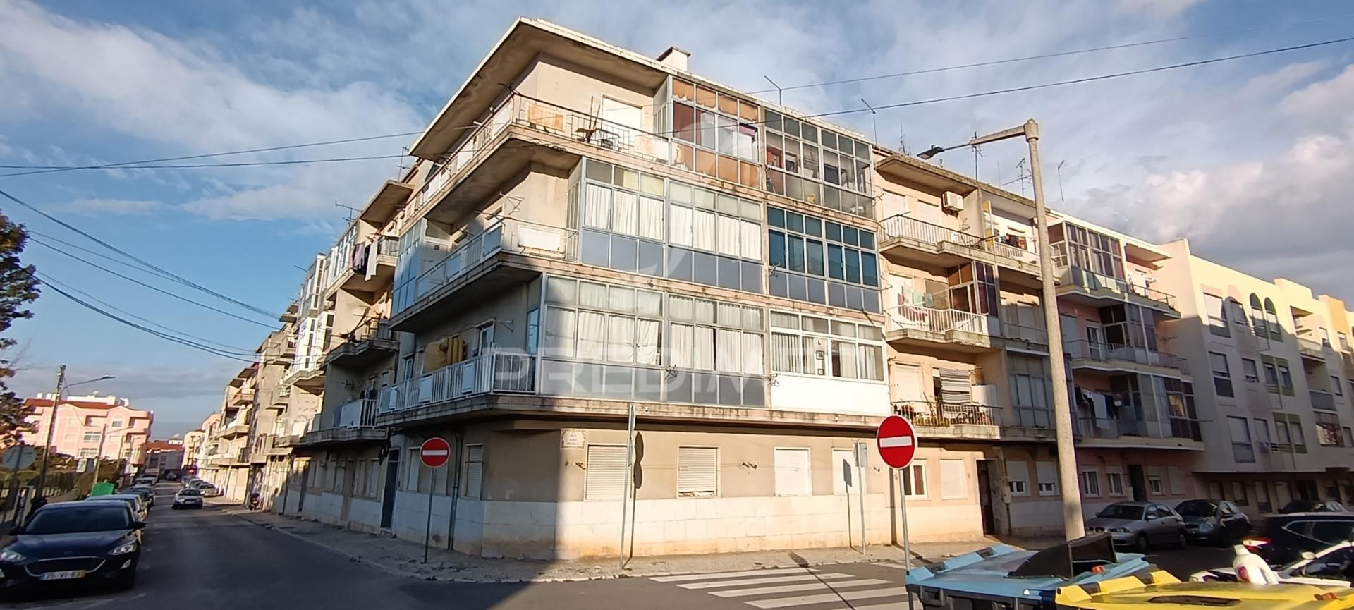 T1 totalmente remodelado no pinhal novo