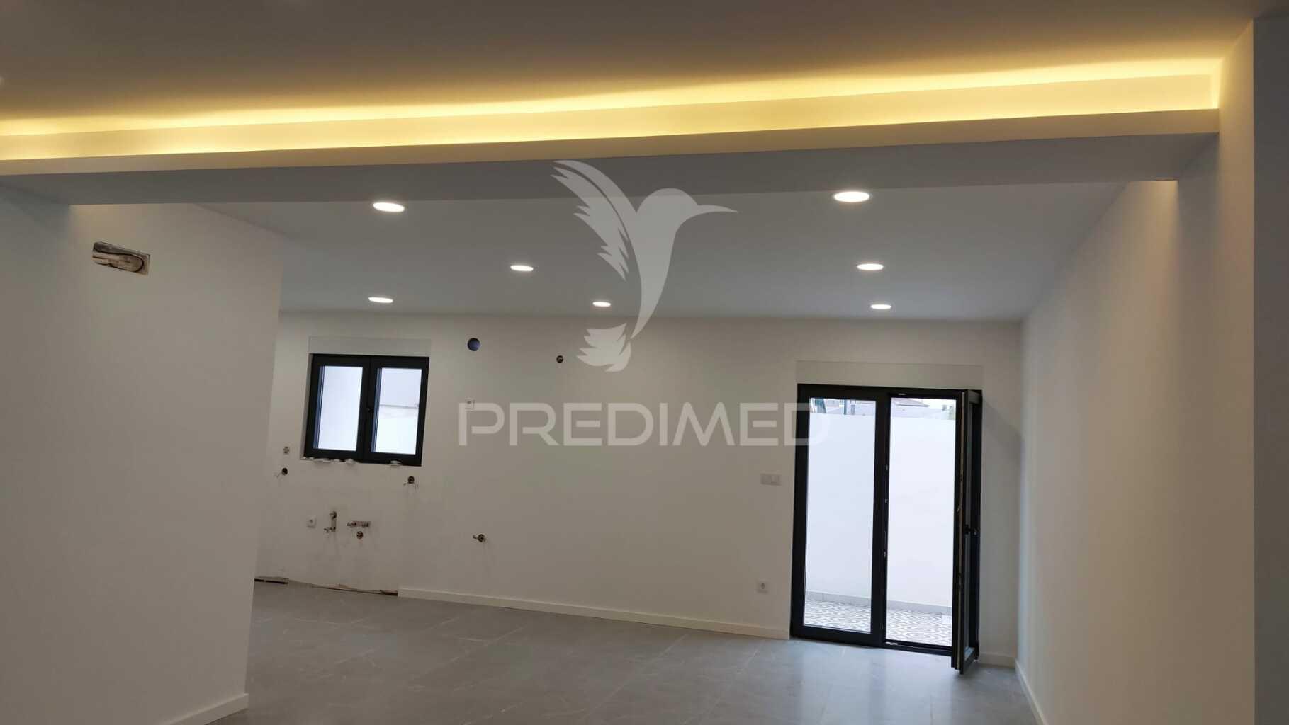 Moradia t3 com garagem e logradouro no centro de chaves