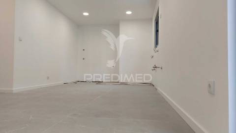 Moradia t3 com garagem e logradouro no centro de chaves