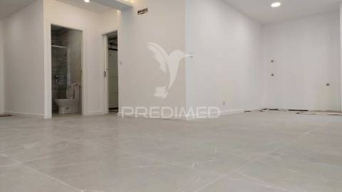 Moradia t3 com garagem e logradouro no centro de chaves