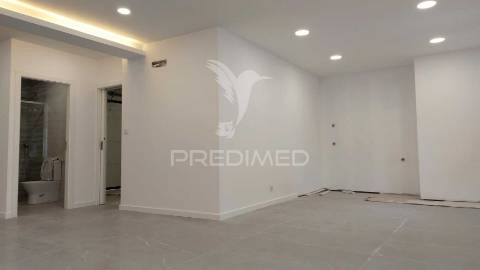 Moradia t3 com garagem e logradouro no centro de chaves