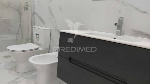 Moradia t3 com garagem e logradouro no centro de chaves