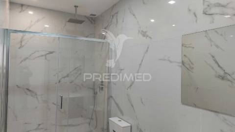 Moradia t3 com garagem e logradouro no centro de chaves