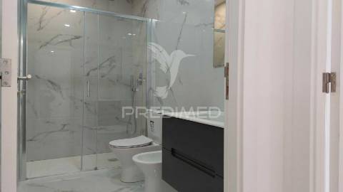 Moradia t3 com garagem e logradouro no centro de chaves