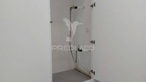 Moradia t3 com garagem e logradouro no centro de chaves