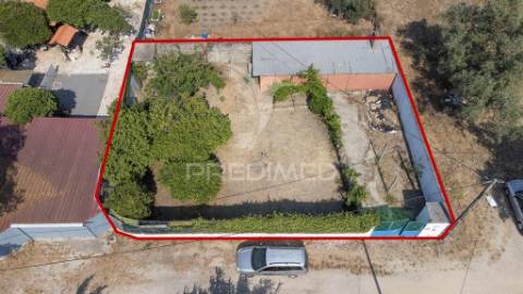Terreno urbano de 440m2 no vale da amoreira