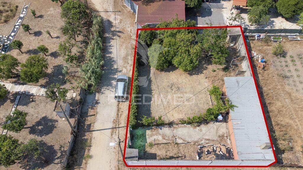 Terreno urbano de 440m2 no vale da amoreira