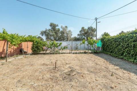 Terreno urbano de 440m2 no vale da amoreira
