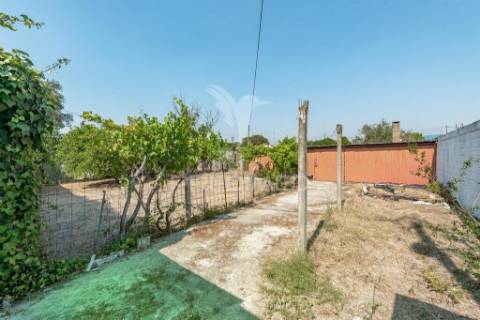 Terreno urbano de 440m2 no vale da amoreira