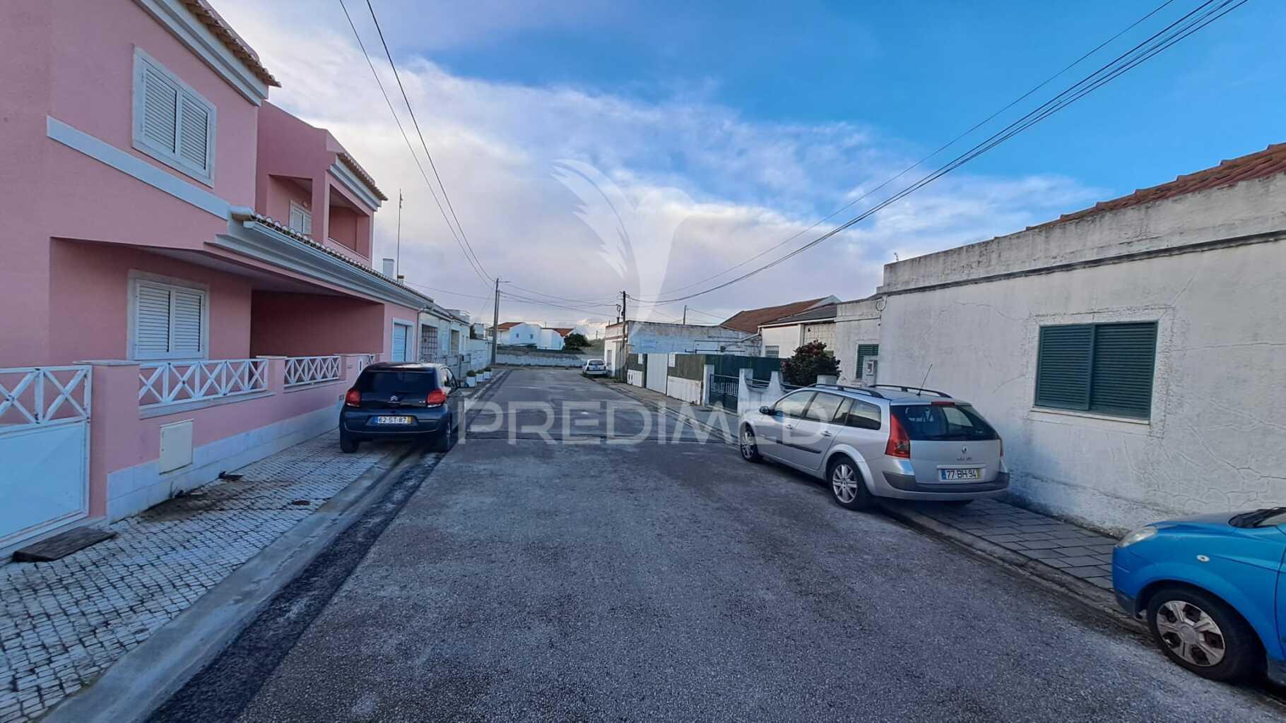 Terreno urbano de 200m2 em vale do grou, alhos vedros