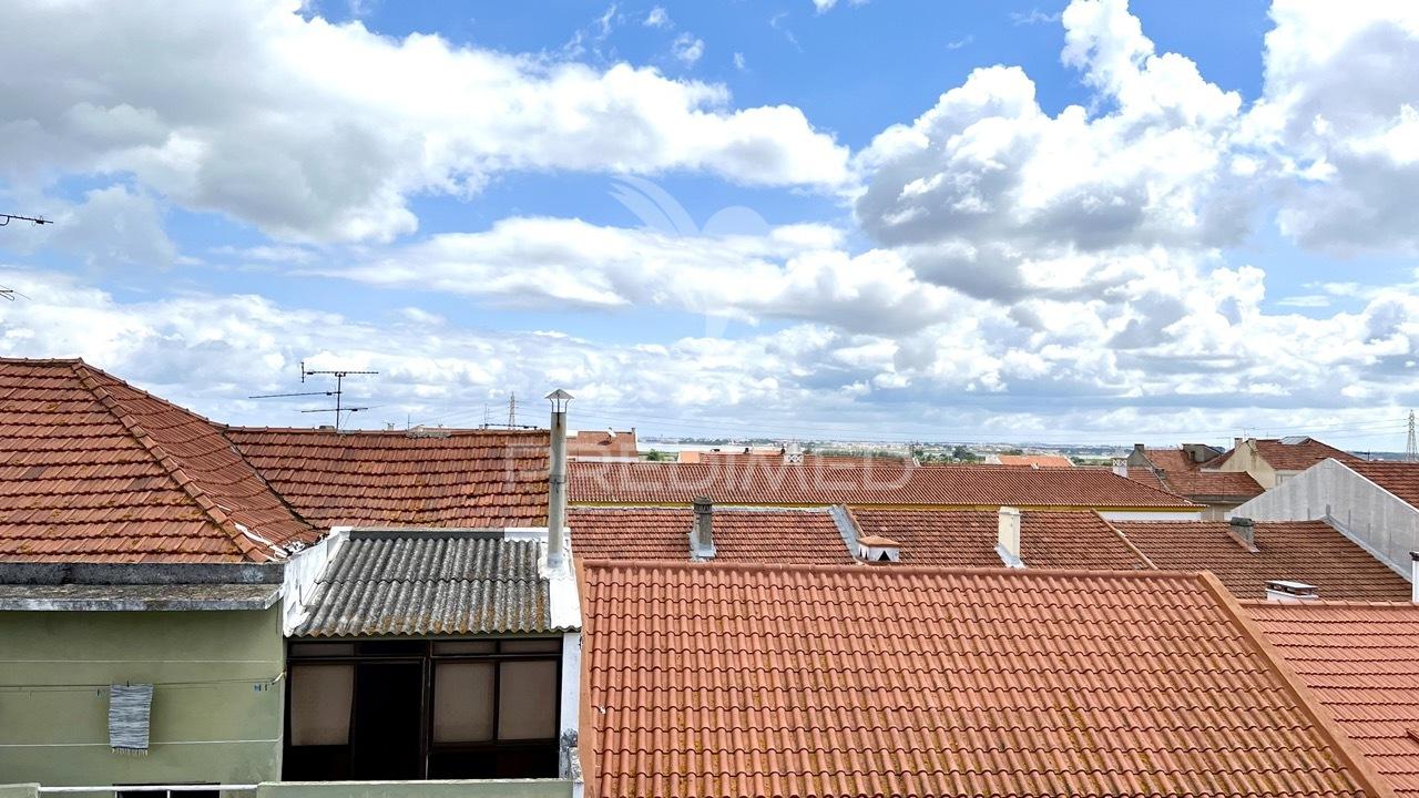 T3  com varandas na baixa da banheira