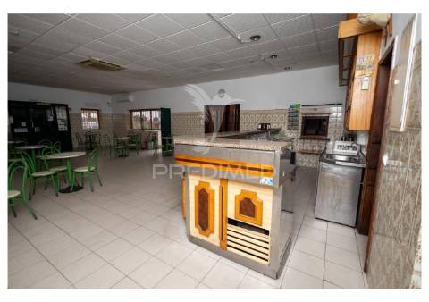 Oportunidade de investimento! espaço comercial à venda no vimieiro