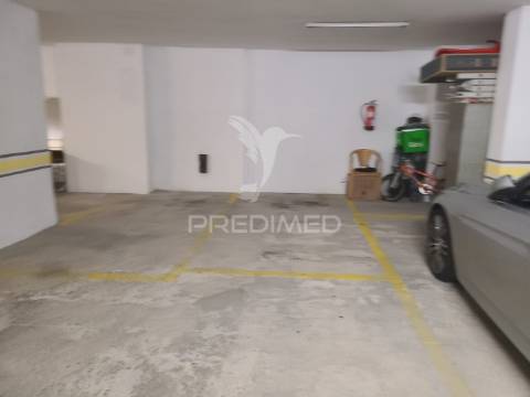 Investidor  excelente rentabilidade lugar de garagem  já arrendado