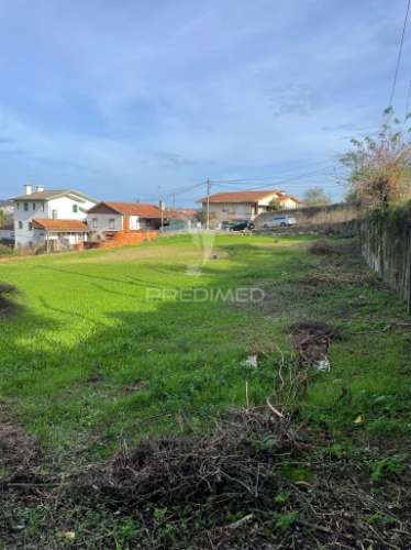 Terreno plano com projeto aprovado em são miguel do souto e mosteirô – santa maria da feira