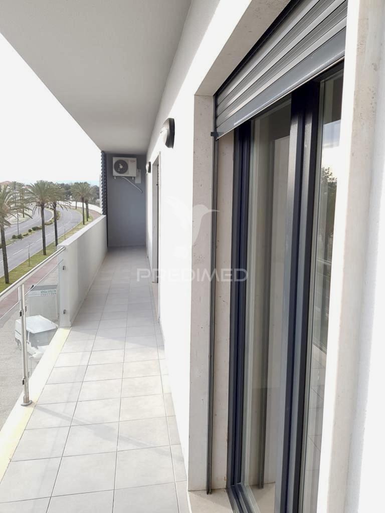 Apartamento t2 c/ suíte, garagem e arrecadação