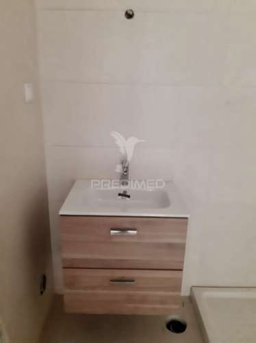 Apartamento t2 c/ suíte, garagem e arrecadação