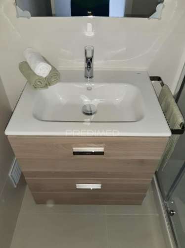 Apartamento t3 c/ suíte, 2 lugares parqueamento e arrecadação