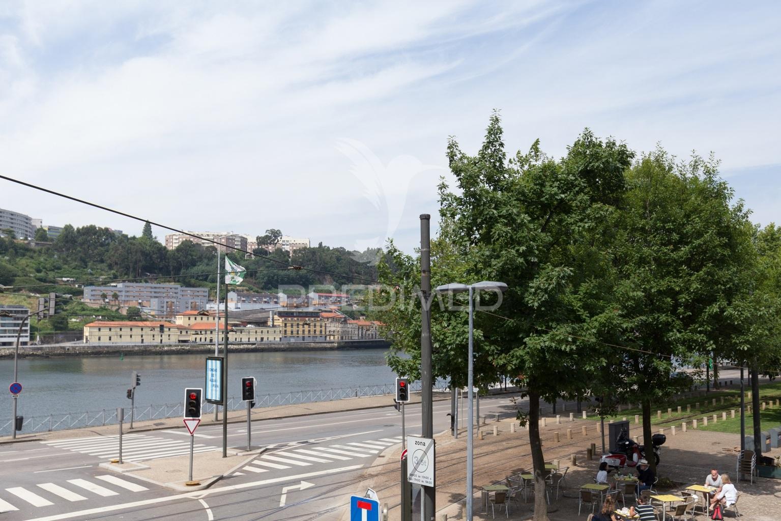 T3 vistas de rio com licença para al