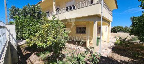Fernao ferro t6 - moradia isolada-garagem