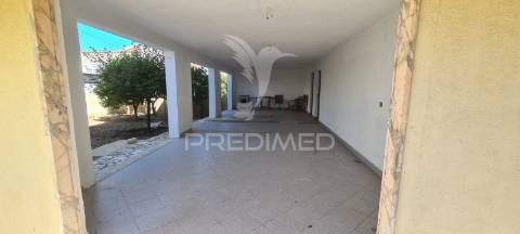 Fernao ferro t6 - moradia isolada-garagem