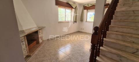 Fernao ferro t6 - moradia isolada-garagem