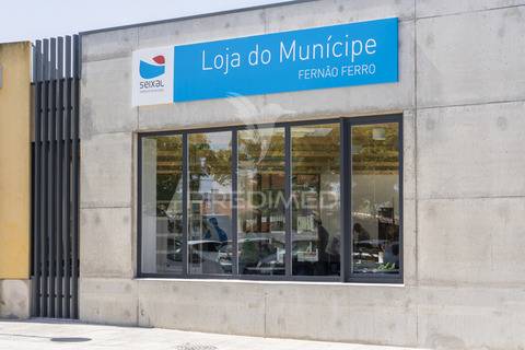 Fernao ferro t6 - moradia isolada-garagem