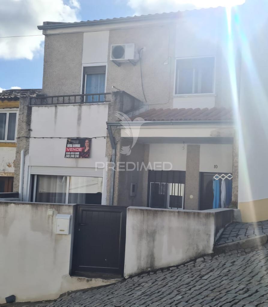 Moradia t3 na aldeia de carreiras