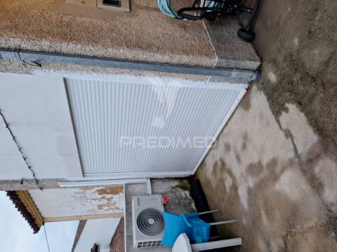 Moradia t3 na aldeia de carreiras