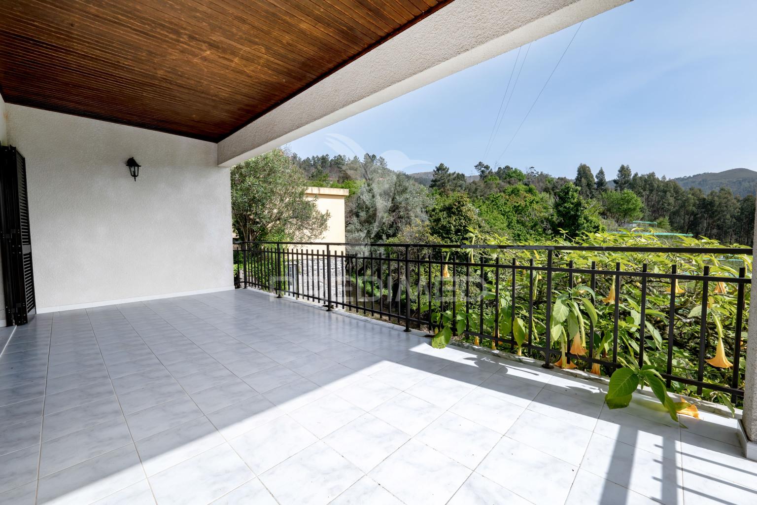 Moradia t3 com quintinha - vilela, amares