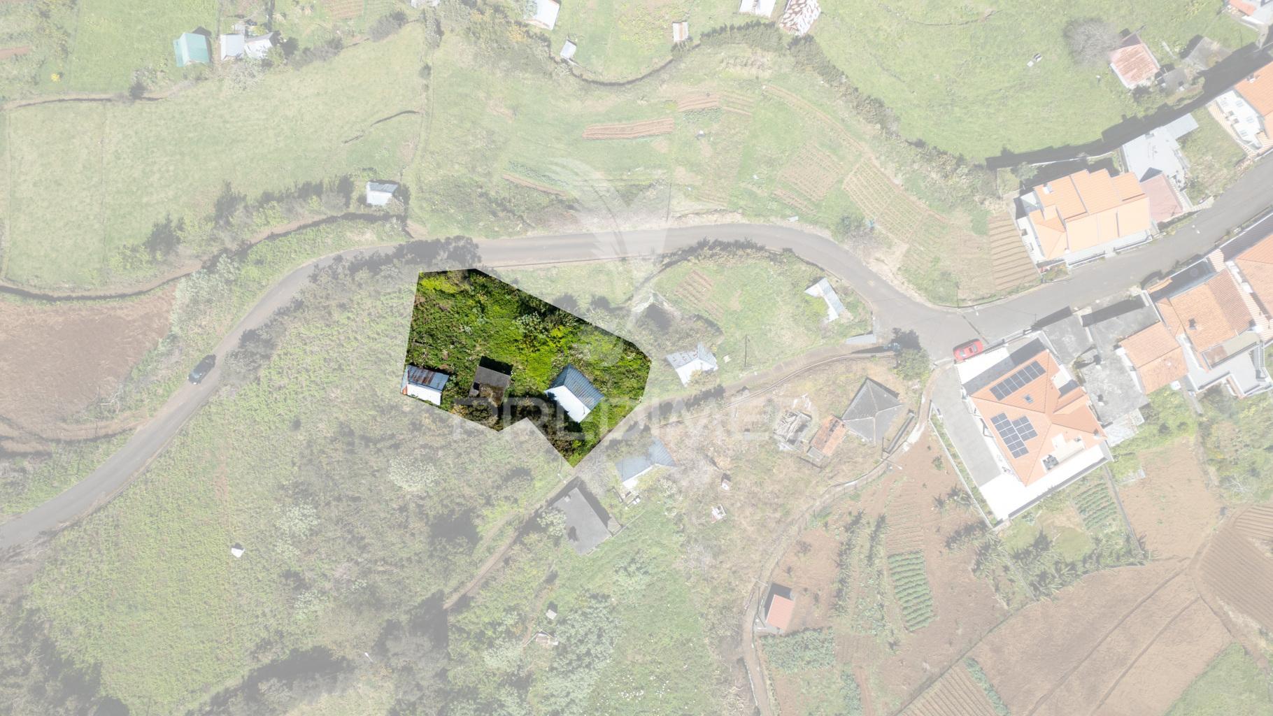 Terreno misto com casa antiga  - santana - madeira