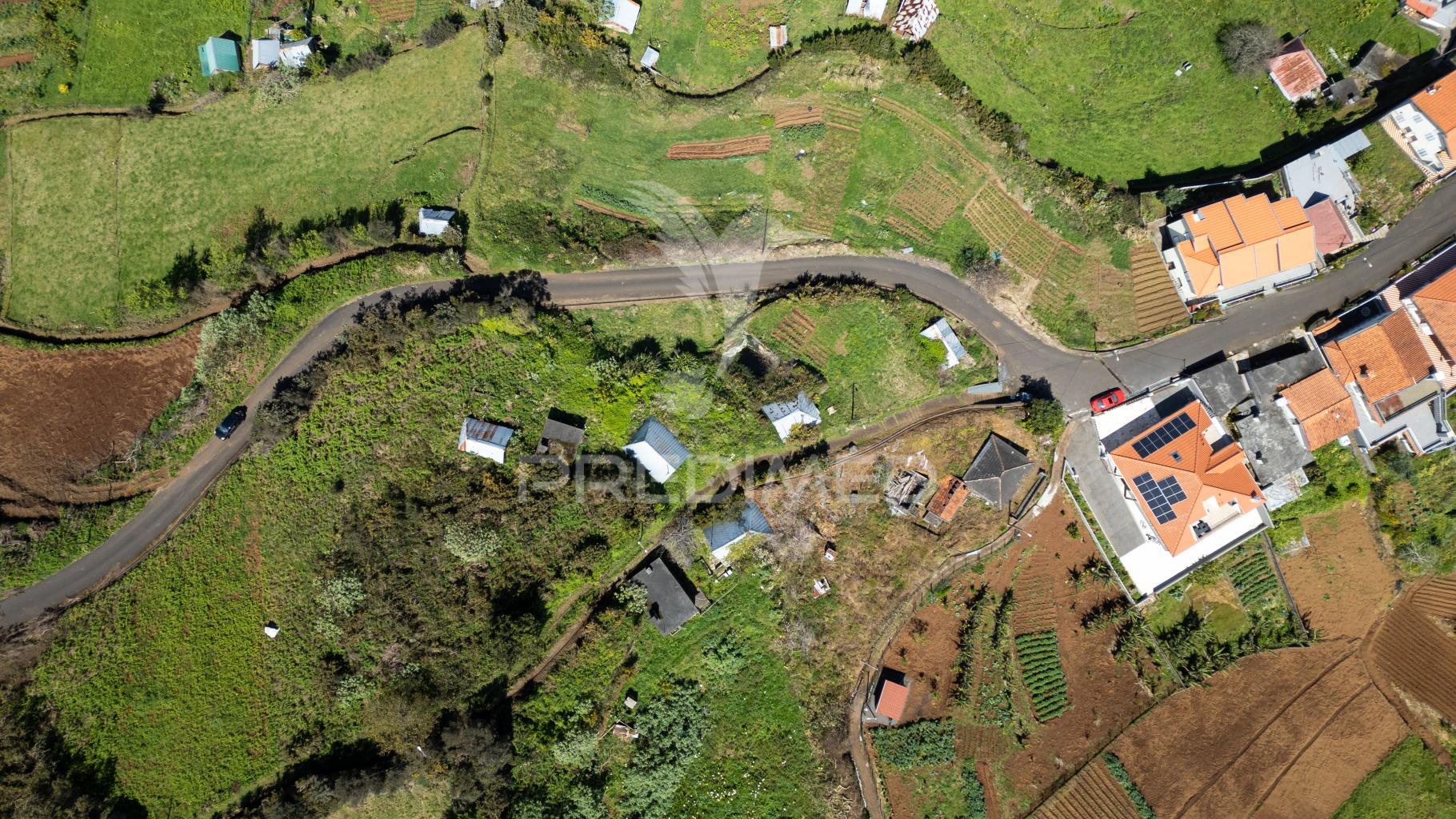 Terreno misto com casa antiga  - santana - madeira