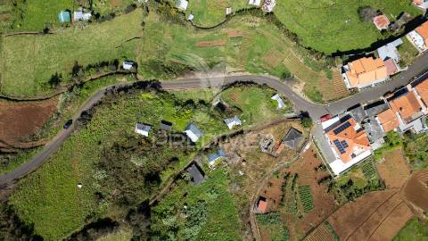 Terreno misto com casa antiga  - santana - madeira