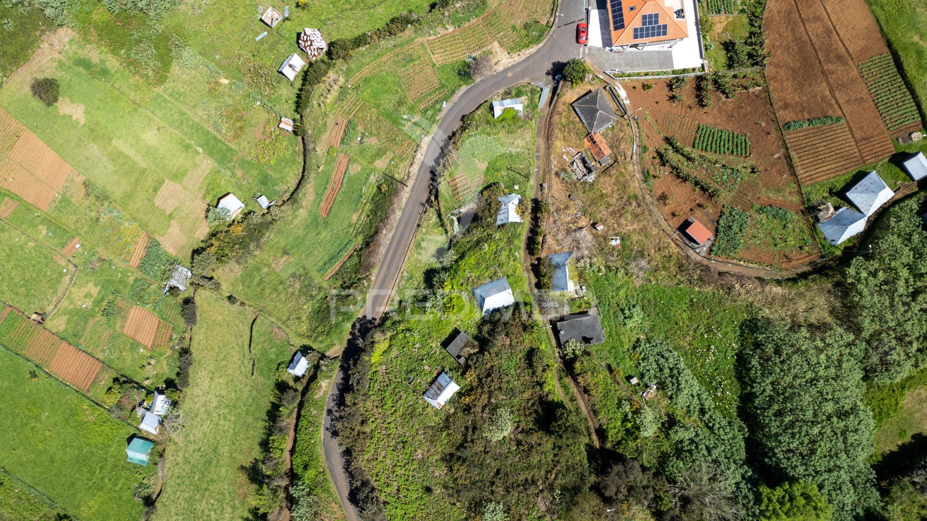 Terreno misto com casa antiga  - santana - madeira