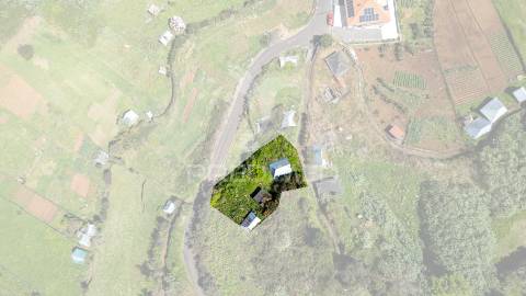 Terreno misto com casa antiga  - santana - madeira