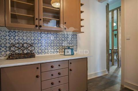Moradia renovada com logradouro