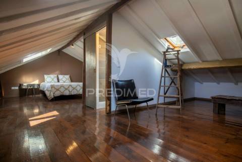 Moradia renovada com logradouro