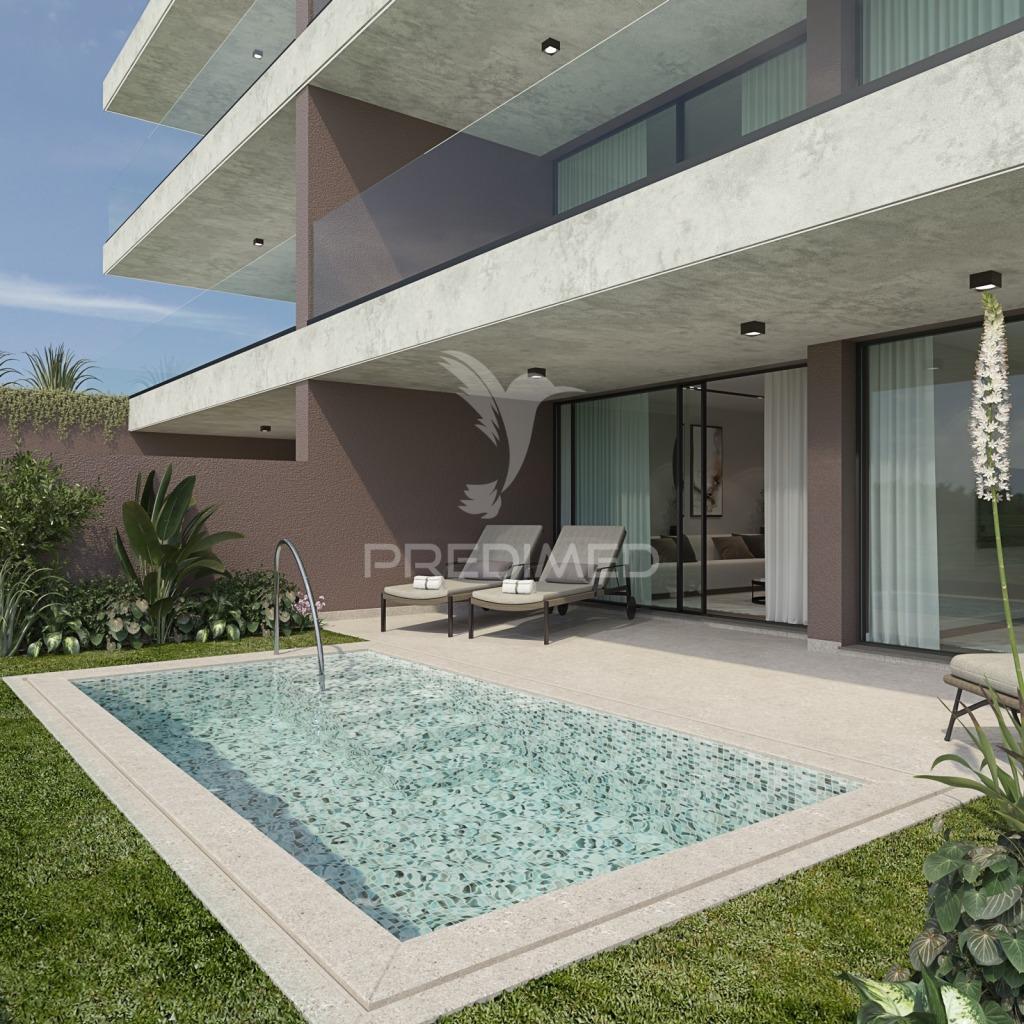 Apartamento t1 com piscina privada e jardim