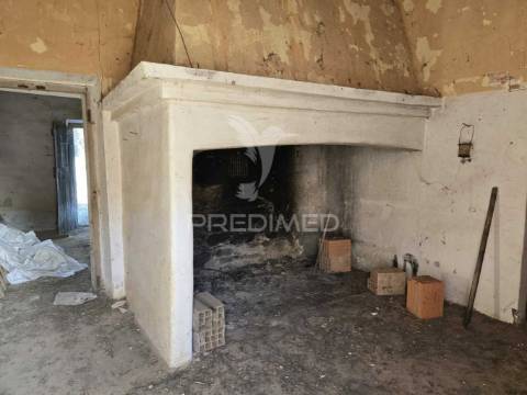 Monte no litoral alentejano com casa para recuperar