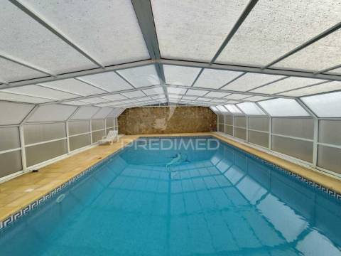 Moradia c/ piscina aquecida e coberta em palhais barreiro