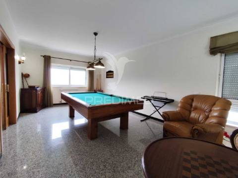 Moradia c/ piscina aquecida e coberta em palhais barreiro