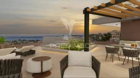 Apartamento t2 com piscina privada à venda no funchal