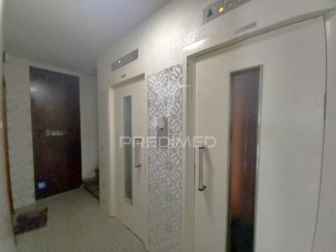 Apartamento t3-4 assoalhadas-miratejo-corroios